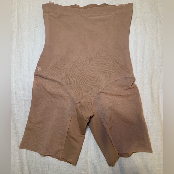 Honeylove Superpower Short - Picture 2 of 16